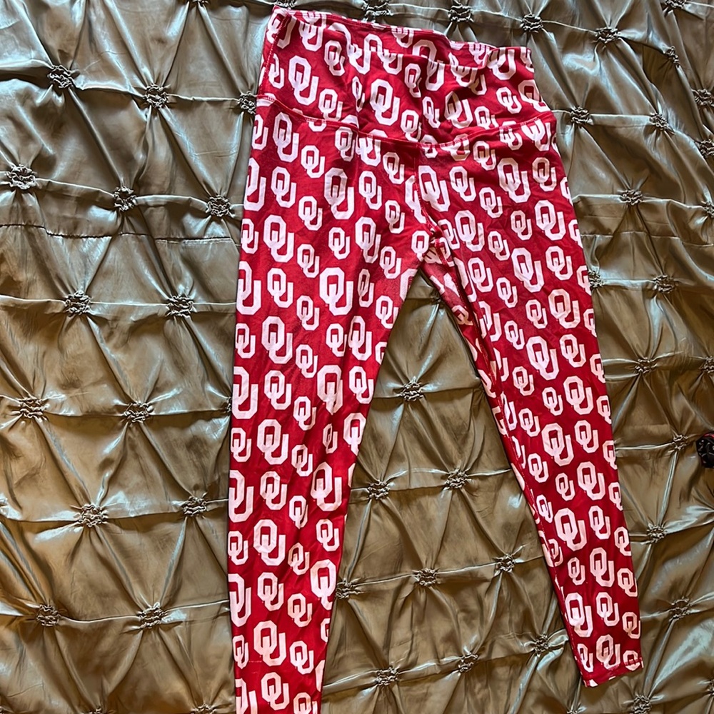 OU Game Leggings XL they are a little worn but still ready for another game😜🏈